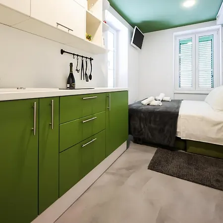 Apartment 1914 Studio