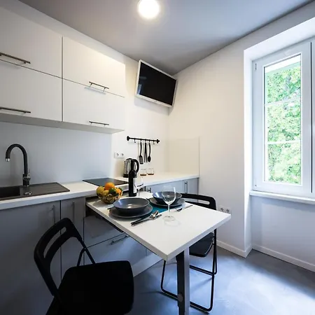 1914 Studio Apartment